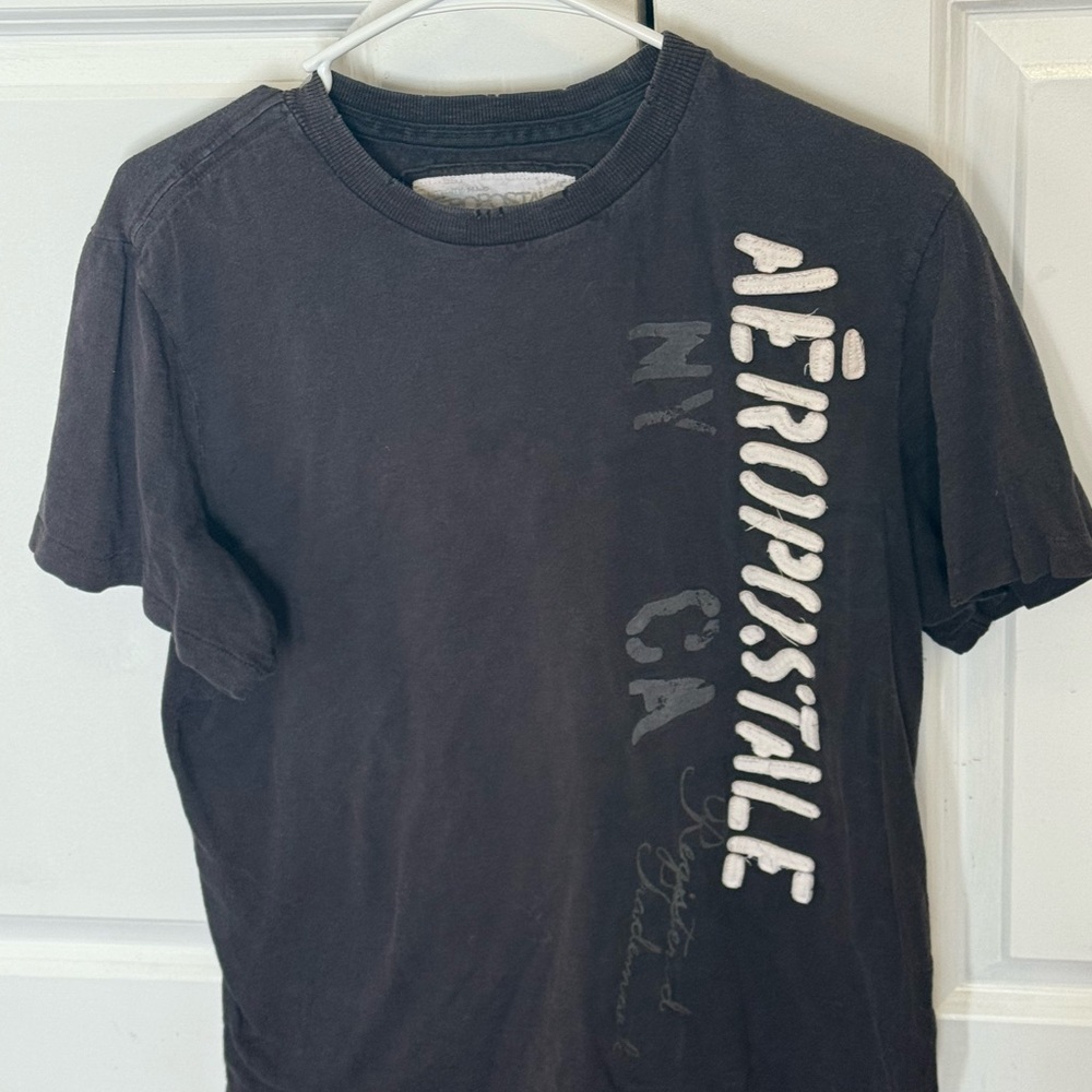 Aeropostale Men's Black Tee with Vertical Logo